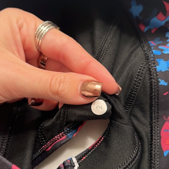 Lululemon Strap it Like it’s Hot Sports Bra Dandy Digie Multi pink blue & Black - Picture 3 of 3